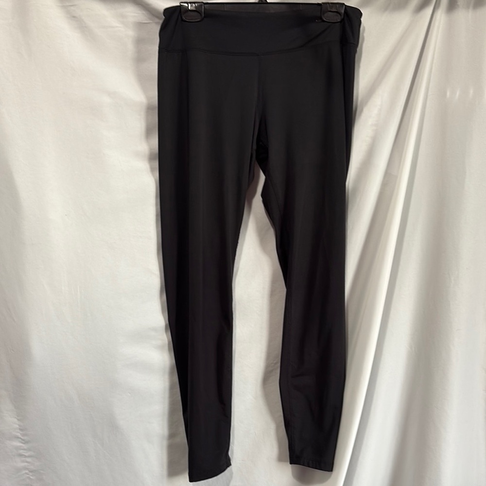 Athletic Works Women's Classic Black Leggings